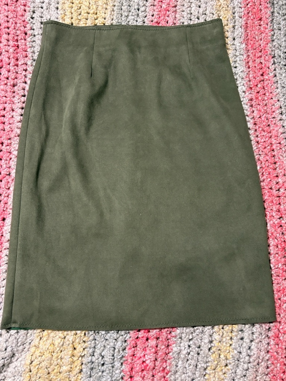 Beautiful Olive Green Women's Straight Suede Skirt